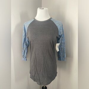 LuLaRoe Randy Tee Shirt NWT 3/4 Raglan Knit Sleeve Gray Blue Floral Sleeves